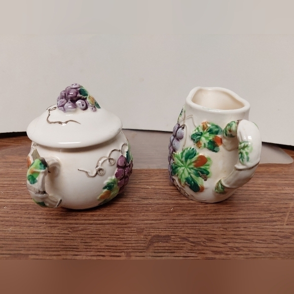 Vintage* Grape Sugar and Creamer Set - Picture 2 of 11
